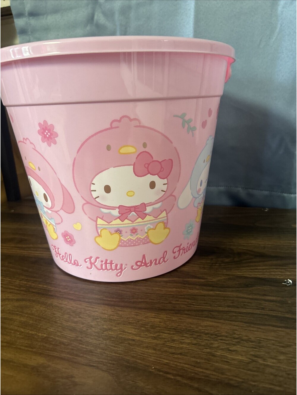 Hello Kitty and Friends Easter 2025 Jumbo Plastic Pail Bucket 9"H (NEW) 10” W